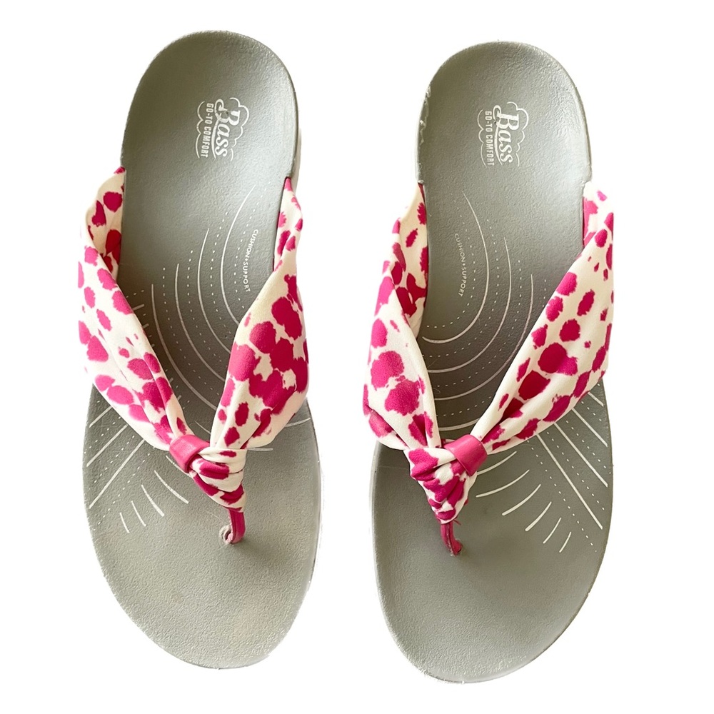 Pink & white fabric flip flops sandals by Bass